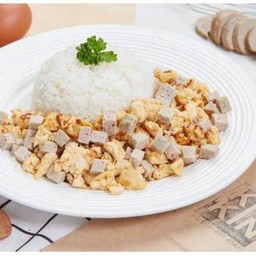 ข้าวไข่คั่วหมูยอ
