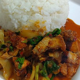 หมูผัดน้ำพริกเผาราดข้าว