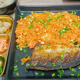 ปลาซาบะข้าวผัดเกาหลี