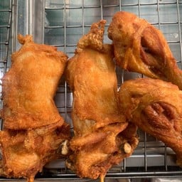 ร้านยายไก่ทอด