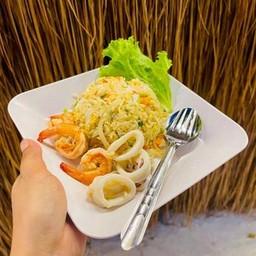 ข้าวผัดทะเล