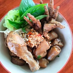 ก๋วยเตี๋ยวไก่บุฟเฟ่ต์69อิ่มไม่อั้น