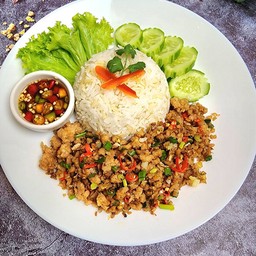 ข้าวหมูสับคั่วพริกเกลือ