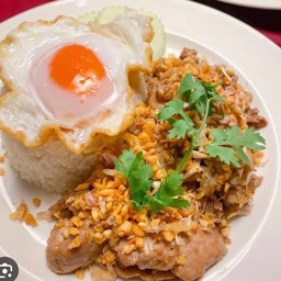 ข้าวหมูทอดกระเทียม
