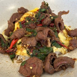 ข้าวกระเพราน่องลายไข่ข้น