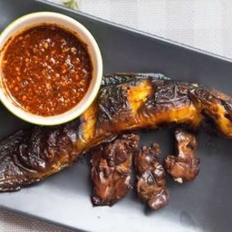 ปลาดุกย่าง + น้ำจิ้มแจ่ว