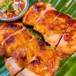 เส้นหอม ไก่ย่าง ส้มตำ ก๋วยเตี๋ยวเรือ บางกะปิ