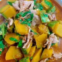 แกงอ่อมหมูใส่ฟักทอง