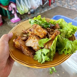 หมูกรอบทอดกระเทียมพริกไทย