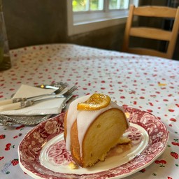 LEMON CAKE WITH GLAZED