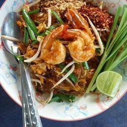 ผัดไทยคุณมิ้ว+วอฟเฟิลฮัก