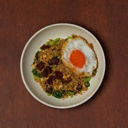 ข้าวผัดคะน้า เนื้อเค็มไข่ดาวฟู