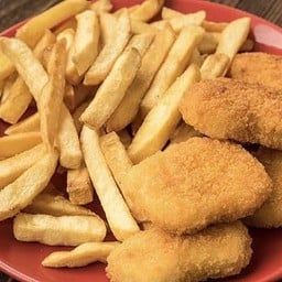 นักเก็ตไก่ + เฟรนฟรายช์ เขย่าผงฟรี