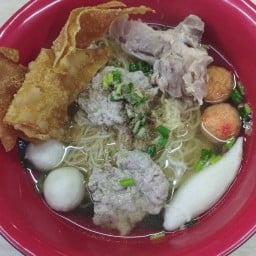 เกาสงลูกชิ้นปลา เยาวราช เย็นตาโฟ ก๋วยเตี๋ยวหมูเด้ง