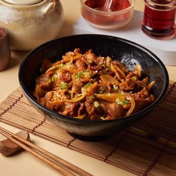 ข้าวหน้าหมูผัดซอสยากินิกุ