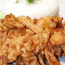 หมูชิ้นผัดกระเทียม