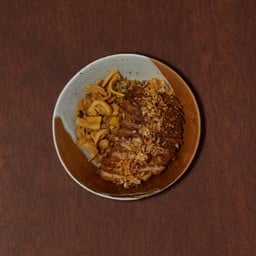 ข้าวผัดคอหมูทอด