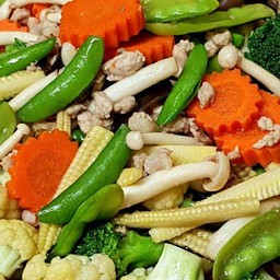 ผัดผักรวมหมูสับ