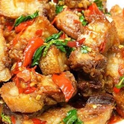 ข้าวกระเพราByครัวตารุจร้านแมว