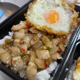 สามชั้นผัดกะปิ