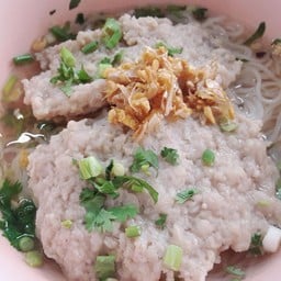 ร้านก๋วยเตี๋ยวตัมยำโบราณเฮียเล็ก
