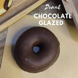 โดนัทเคลือบช็อคโกแลต 1 ชิ้น