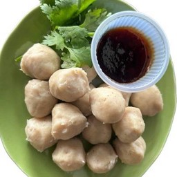 ลูกชิ้นลวก