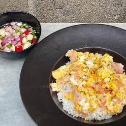 ข้าวไข่ขยี้แฮม(ฟรีน้ำจิ้มซีฟู้ดแซ่บ)