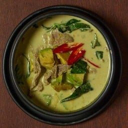 แกงเขียวหวานเนื้ออโวคาโด้
