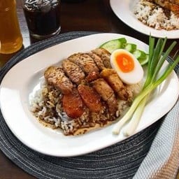 ข้าวหมูแดง หมูกรอบ -LM