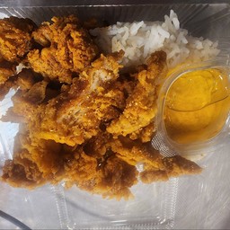 ข้าวไก่วิ้งแซ่บซอสน้ำปลา