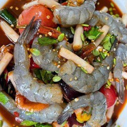 ตำกุ้งสดไหลบัว