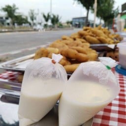 น้ำเต้าหู้ ปาท่องโก๋ พิกัดขายหลังตู้ATMตลาดศูนย์ 1