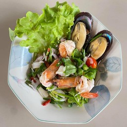 ยำรวมมิตรทะเล