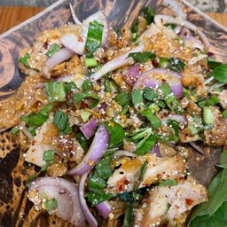 น้ำตกไก่ทอด