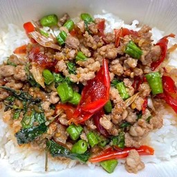 ข้าวกระเพราเนื้อ