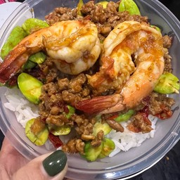 ผัดสะตออออ กุ้งหมูสับบบ + ข้าว