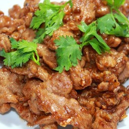 หมูกระเทียมพริกไทย