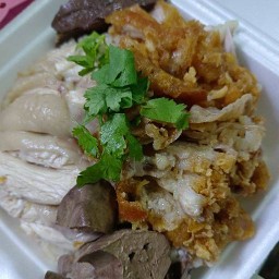 ข้าวมันไก่เจ๊พา เอื้อ1&ซาลาเปา ขนมจีบ+ผลไม้+น้ำชงโบราณ ข้าวมันไก่เจ๊พา เอื้อ1