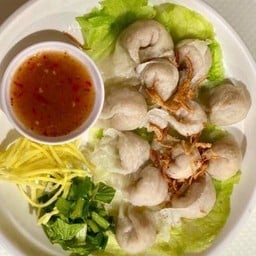 เกี๊ยวปลาลวกจิ้ม