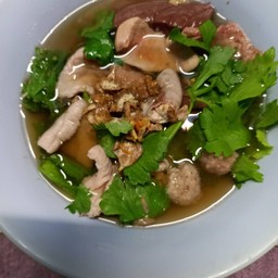 สามจอ ไก่ย่าง เล้งแซ่บ ต้มเลือดหมู ลูกชิ้นปิ้ง บ้านพักรถไฟกม.11