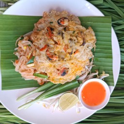 ผัดไทย+หอยทอด+เป็ปซี่น้ำแข็ง