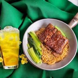 บะหมี่หมูอบเกาลูนคอมโบ้เก็กฮวย