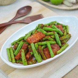 ผัดพริกแกงถั่ว