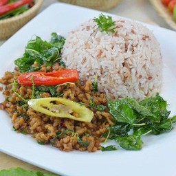 ข้าวราดผัดกะเพรา