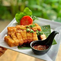 สามชั้นทอดน้ำปลา