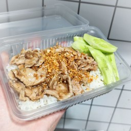 หมู(ชิ้น)ผัดกระเทียมพริกไทย