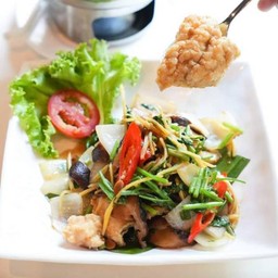 ปลากระพงผัดขึ้นฉ่าย