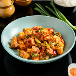 หมูกรอบผัดซอสไข่เค็ม (กับข้าว) - Crispy pork with salted egg sauce