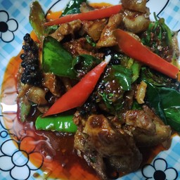 ผัดเผ็ดหมูป่า